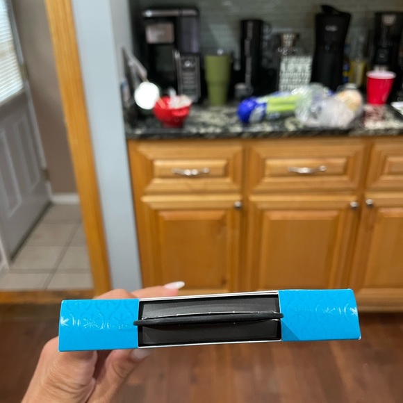 Brand new in box! iPhone 12 mini speck case ! Black - Picture 4 of 7